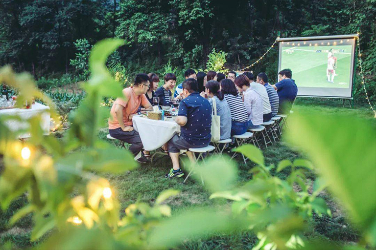 如何在植物花園打造舒適的戶外電影院（下）